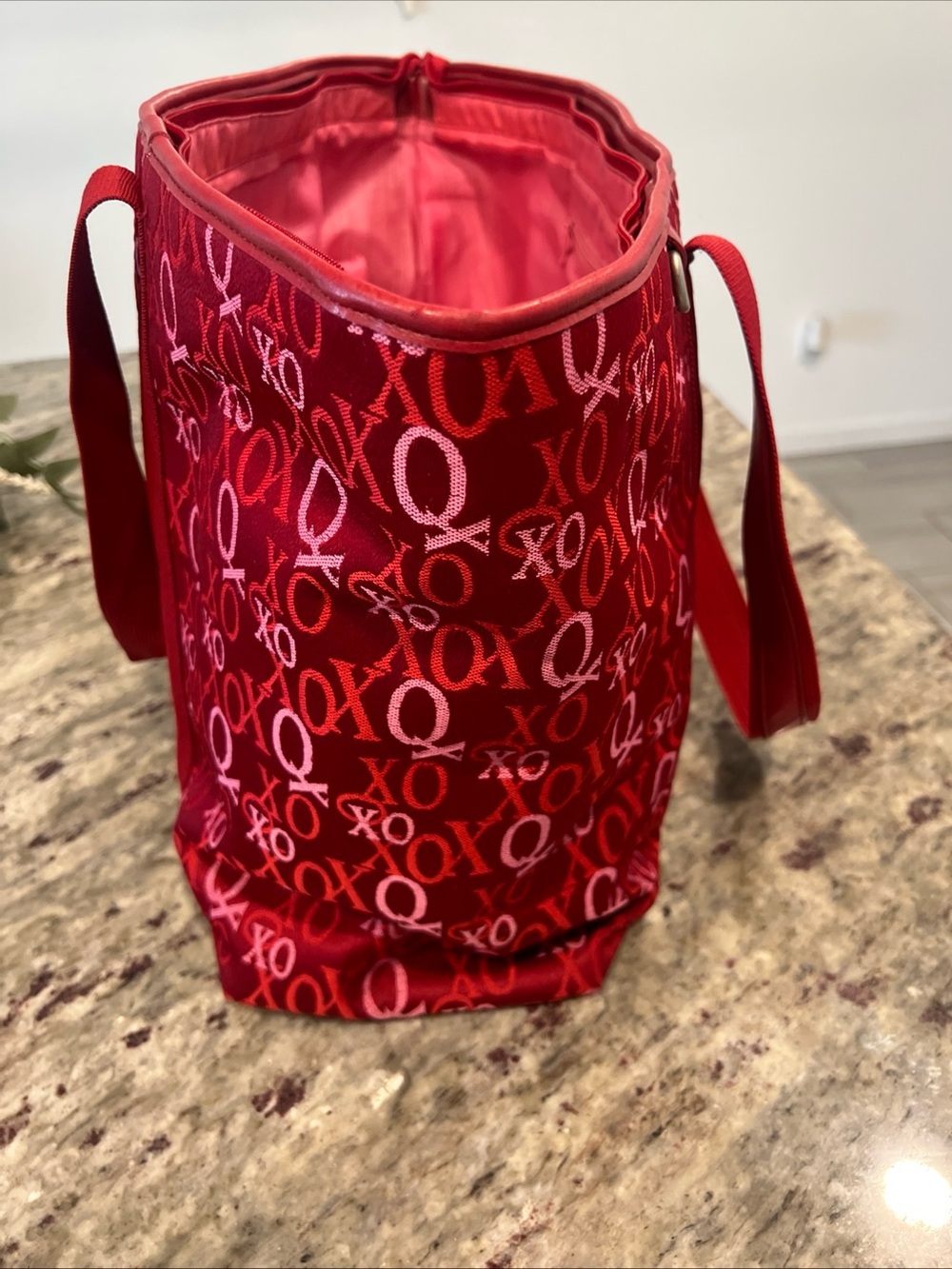 XOXO Red and Pink Logo Tote - Picture 4 of 6